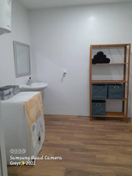 Apartamento Nuevo Cerca De La Playa Y Del Centro Valencia Eksteriør billede